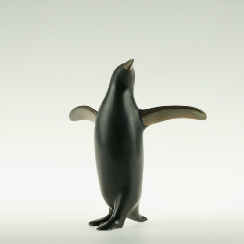 Pinguin klassiek by Loet Vanderveen