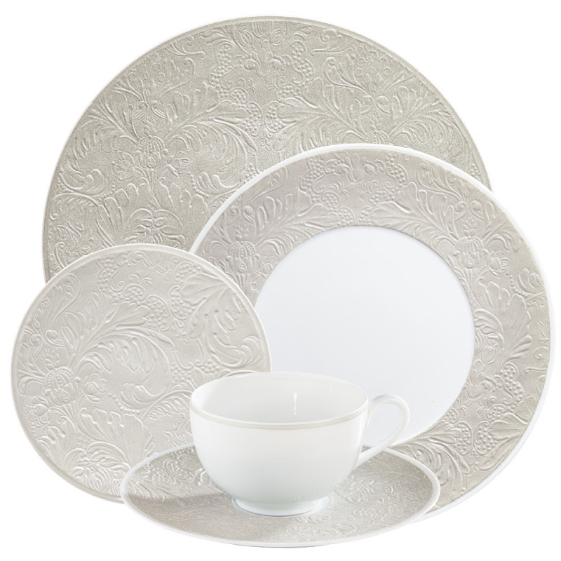 Italian Renaissance Irisée Pearl by Raynaud