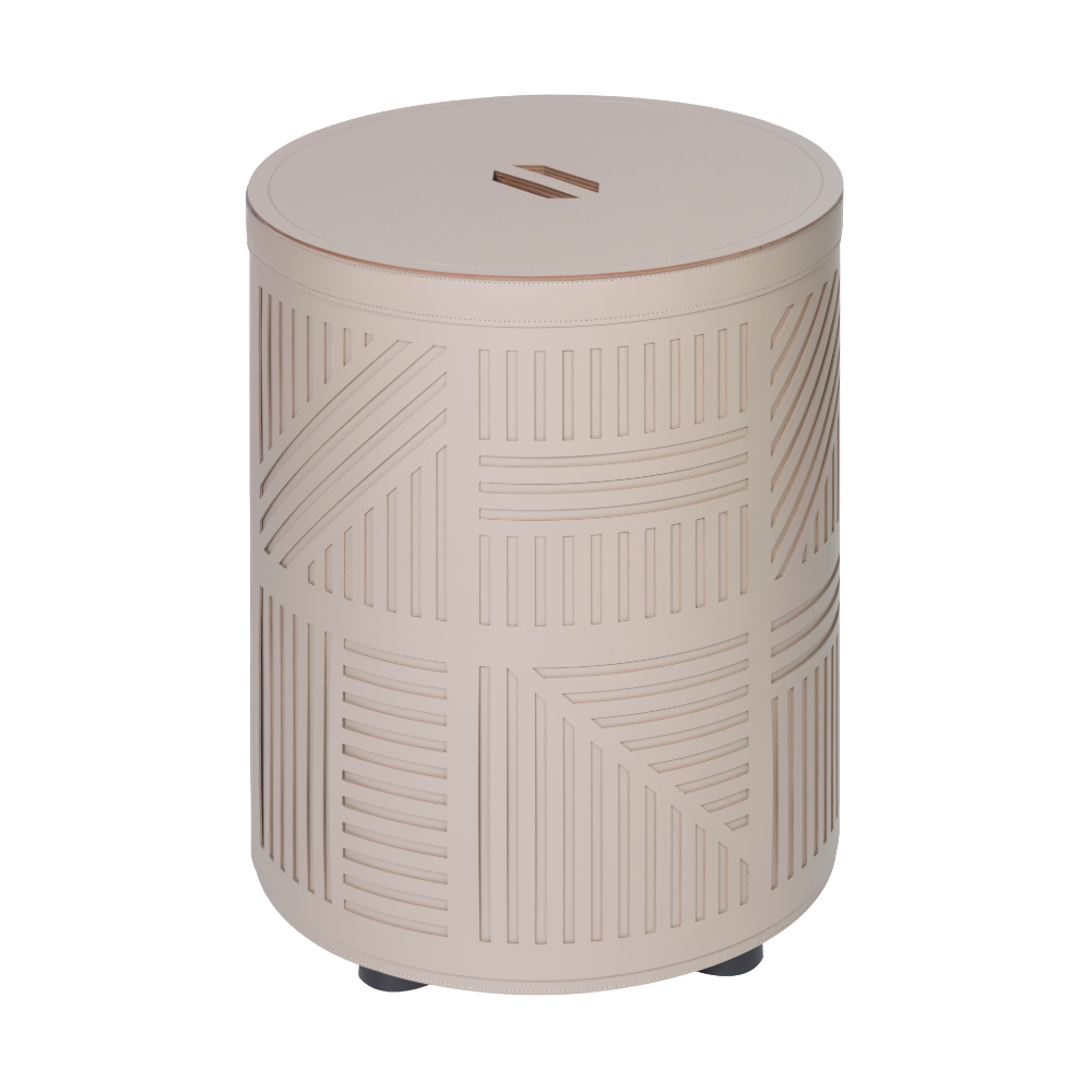 Mand "Promenade" by Rudi