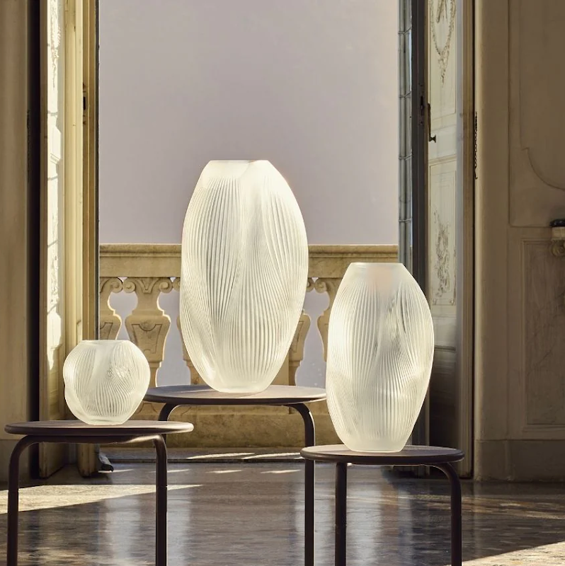 Vases 'Alizé' by Lalique